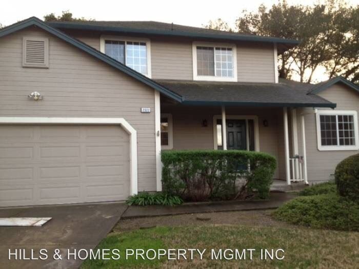 Primary Photo - 4 br, 3 bath House - 2322 SO. HAMPTON CIR