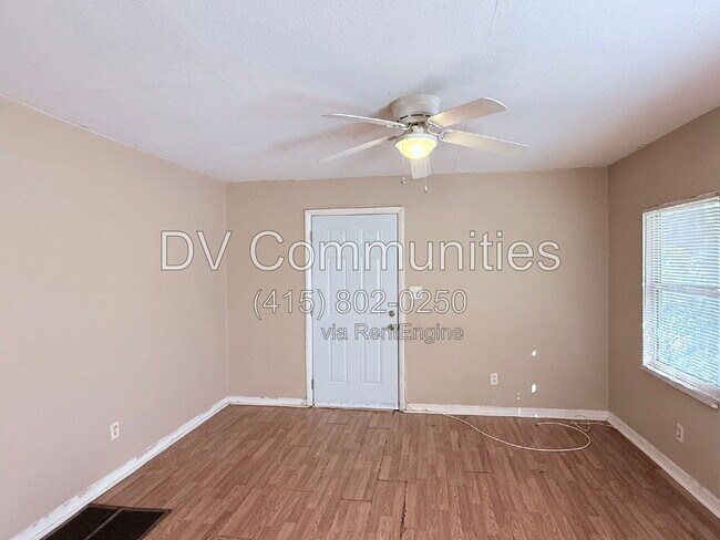 Foto del edificio - 986 22nd Ave S