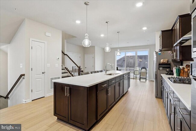 Building Photo - 10800 Blanton Wy