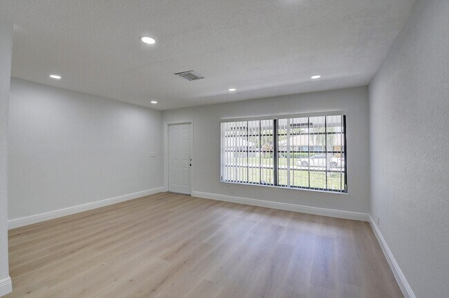 Foto del edificio - 2520 SW 4th St