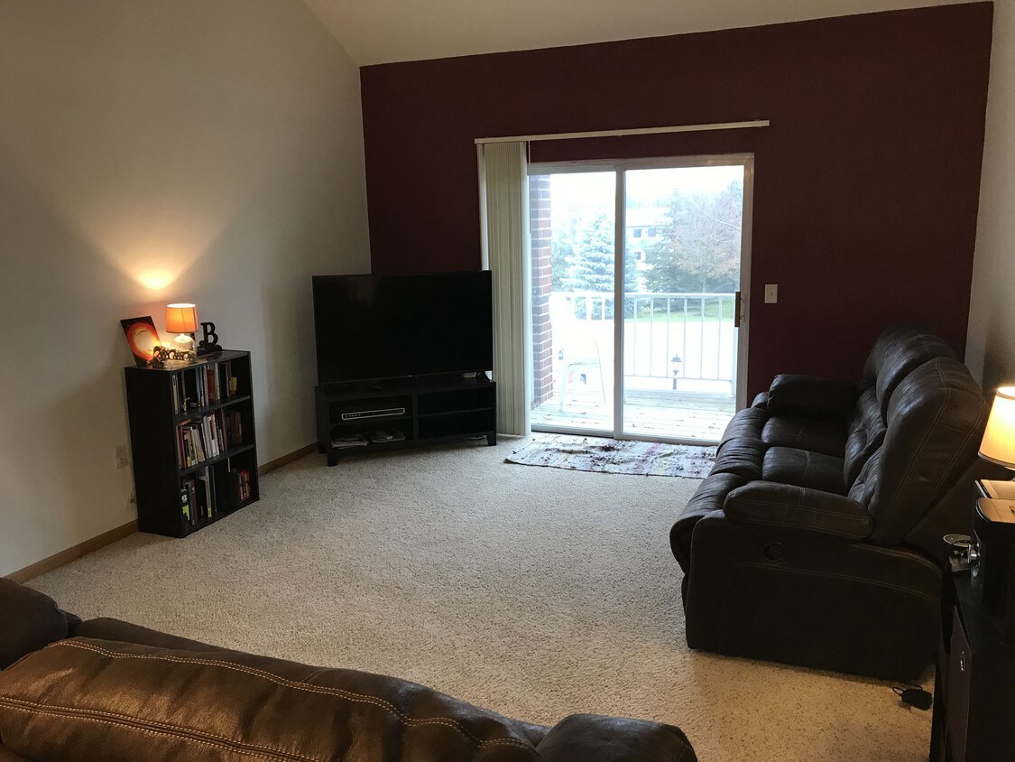 Sala de estar en planta baja - 3005 Triverton Pike Dr
