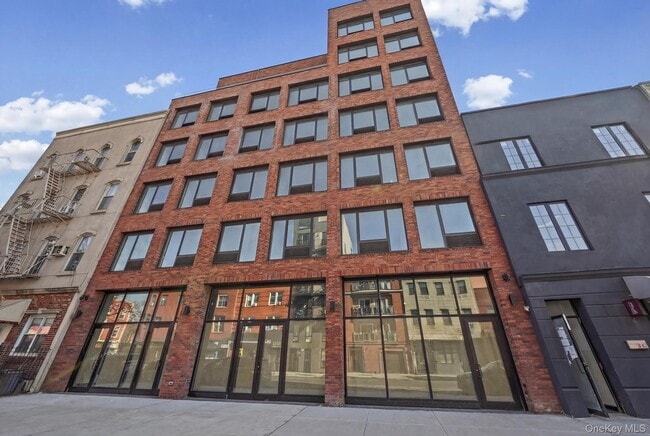 Building Photo - 444 Graham Ave