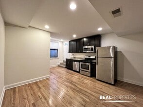 Building Photo - 4036 N Ashland Ave