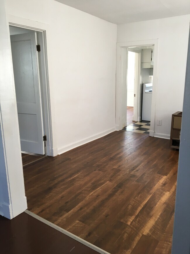 Building Photo - 2013 Maplewood Ave