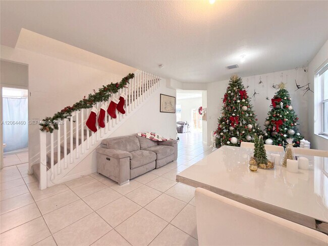 Foto del edificio - 2636 SE 13th Ct