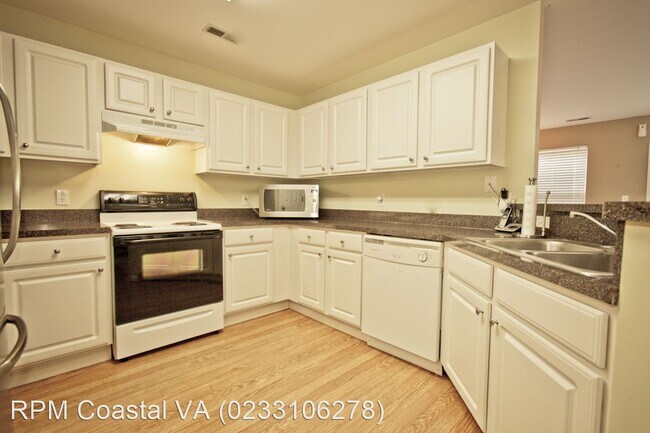Building Photo - 3 br, 2.5 bath House - 121 Frissell Street
