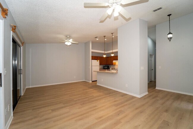 Foto del edificio - 14 Santiago Ct