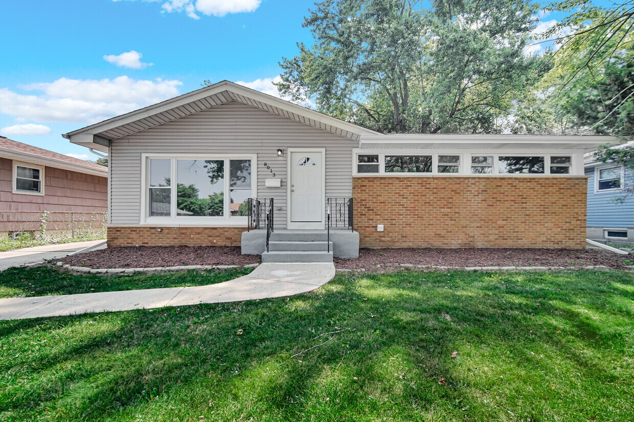 Foto principal - 8011 Monaldi Dr