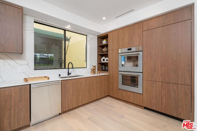 Building Photo - 4326 Serene Pl