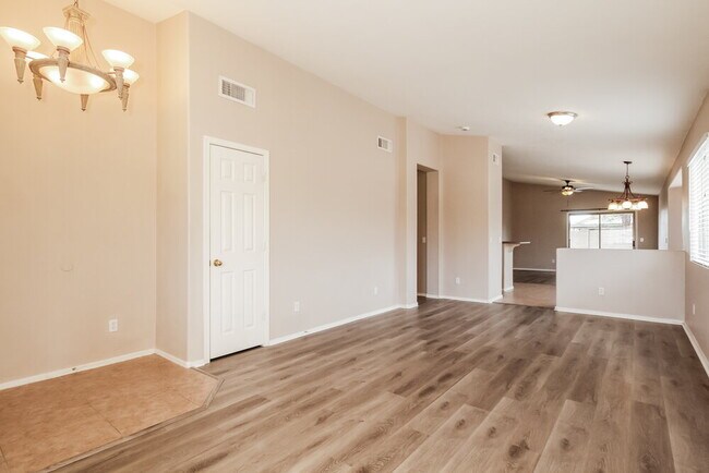 Building Photo - 13833 W Bola Dr