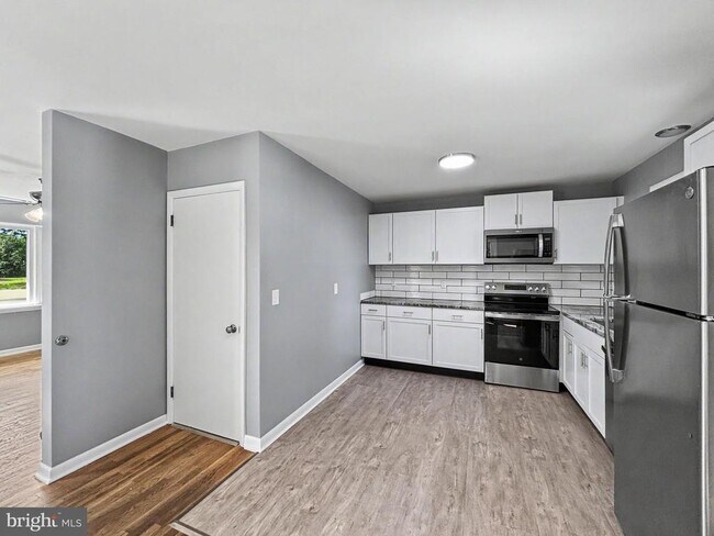 Foto del edificio - 4615 Lincoln Way E