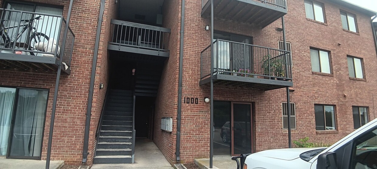 Blacksburg, 2 BR / 1 BA Available August 7th, 2026. - Blacksburg, 2 BR / 1 BA Available August 7th, 2026.