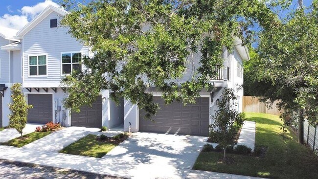 Foto del edificio - 8303 King Blossom Ct
