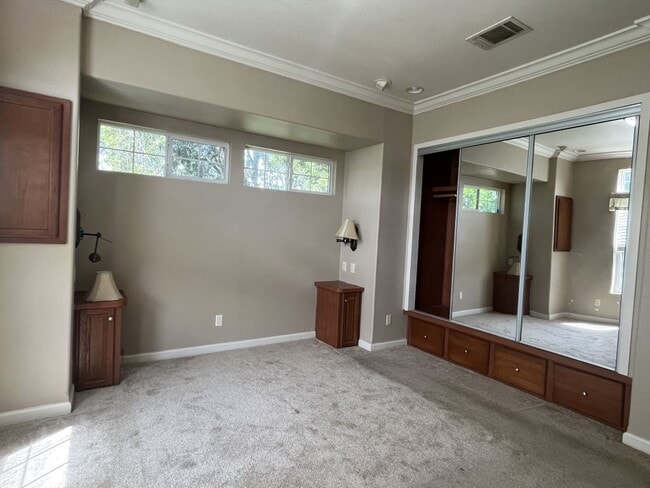 Foto del edificio - 47 Freedom Dr