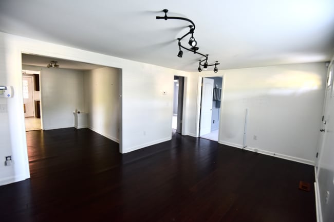 Building Photo - 1207 Keller Ave