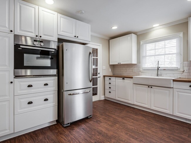 Building Photo - 3801 Seaforth Dr