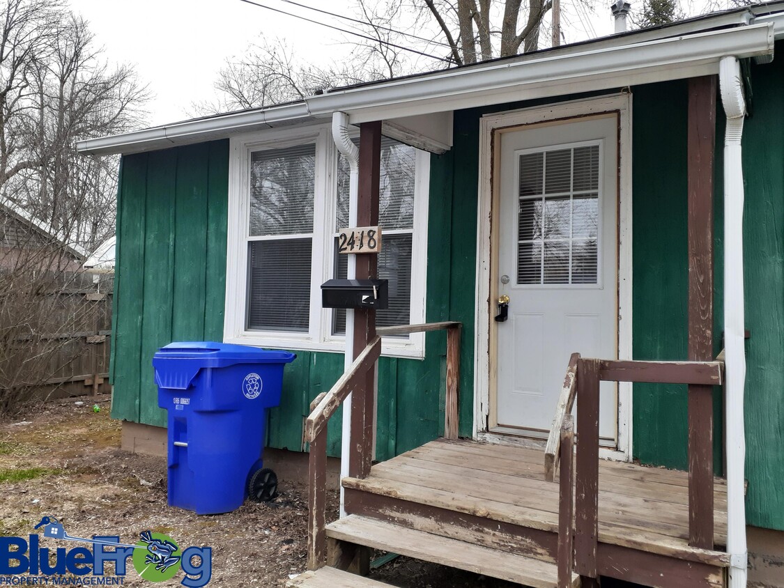 Foto principal - 2418-2424 S Madison St