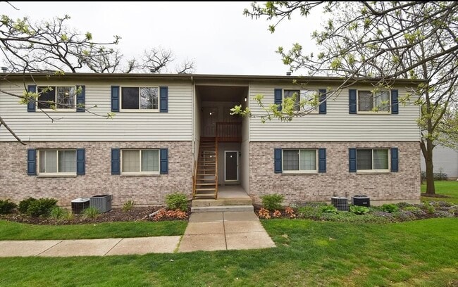 Building Photo - 300 Woodridge Cir