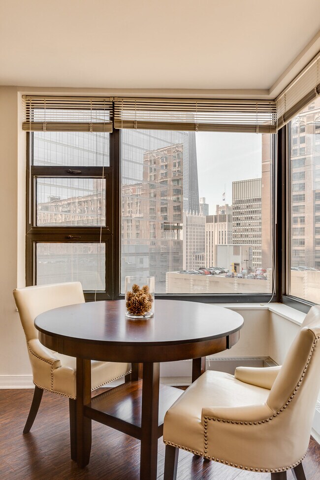Foto del edificio - 401 E Ontario St