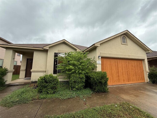 Building Photo - 1722 E Mesa Park Dr