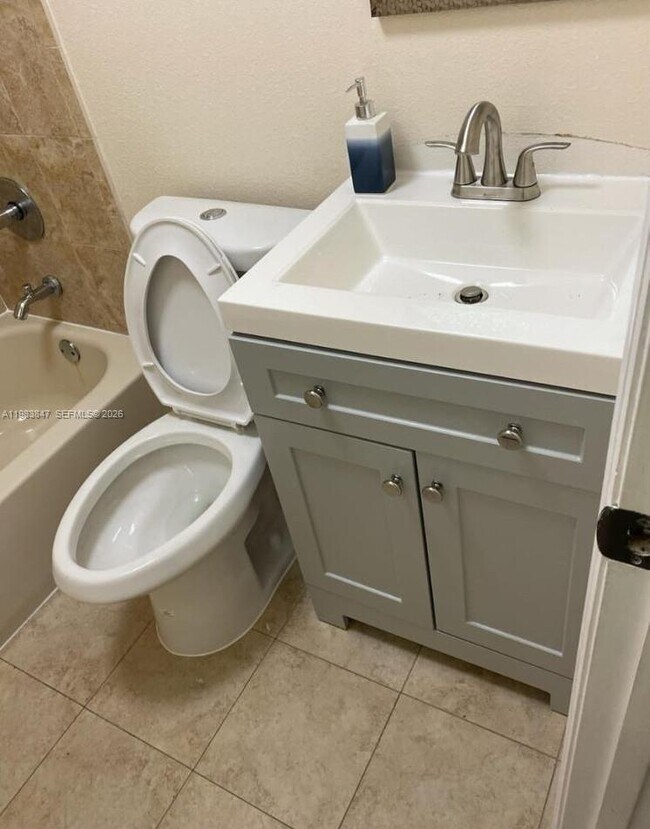 Foto del edificio - 290 E 65th St