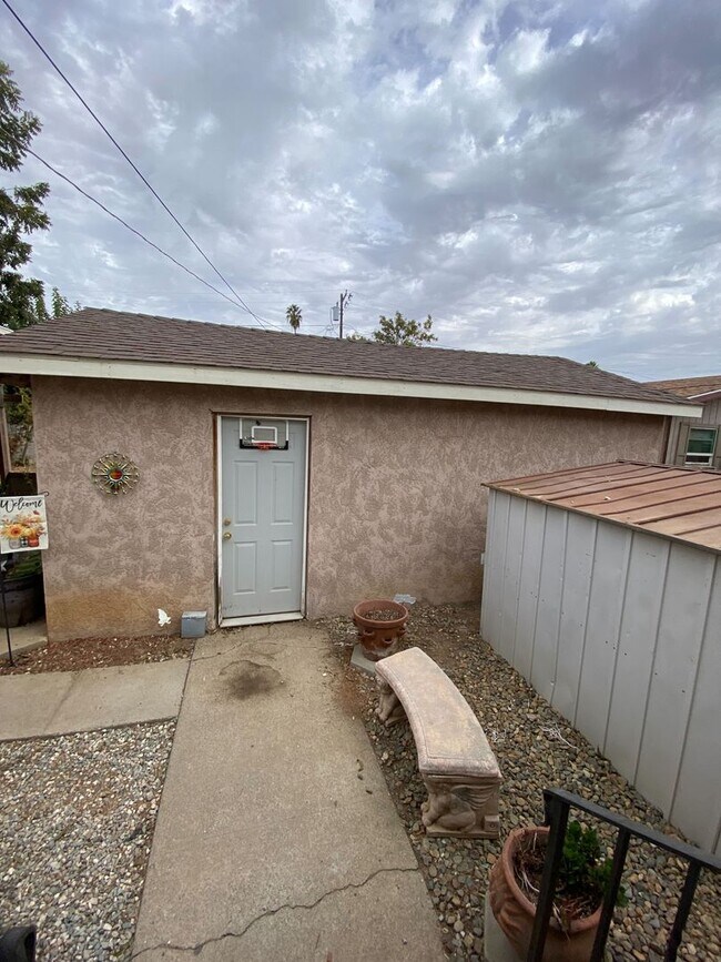 Foto del edificio - Merced Charm!