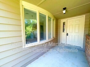 Building Photo - 11 Elderberry Ln
