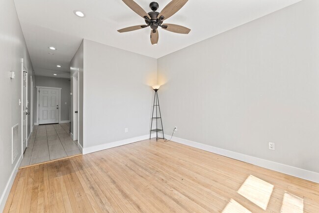 Building Photo - 2636 W 24th St