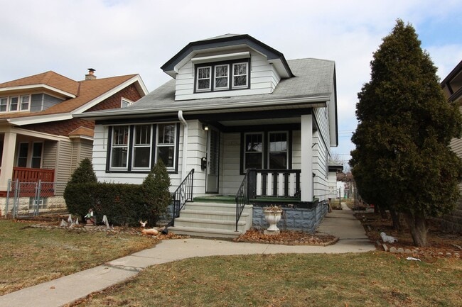 Building Photo - 3 Bedroom 1.5 Bath West Allis House for Rent