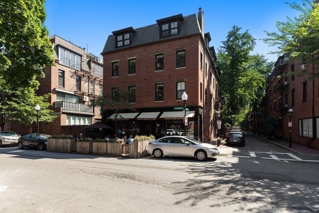 Building Photo - 57 Gray St