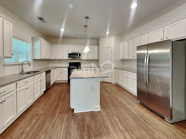Building Photo - 414 Oscar Way