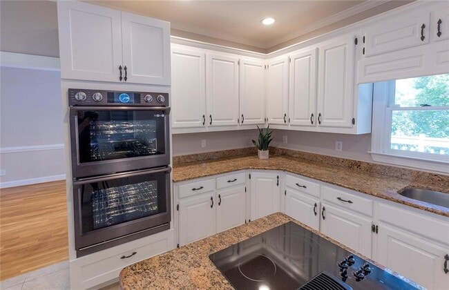 Building Photo - 3158 Kings Arms Ct