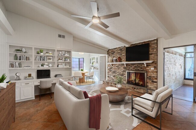 Building Photo - 3325 Shady Hollow Ln