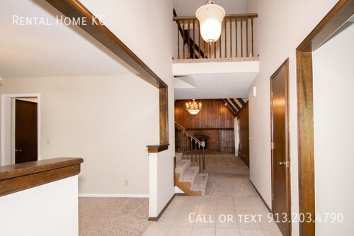 Foto del edificio - 12561 W 105th St