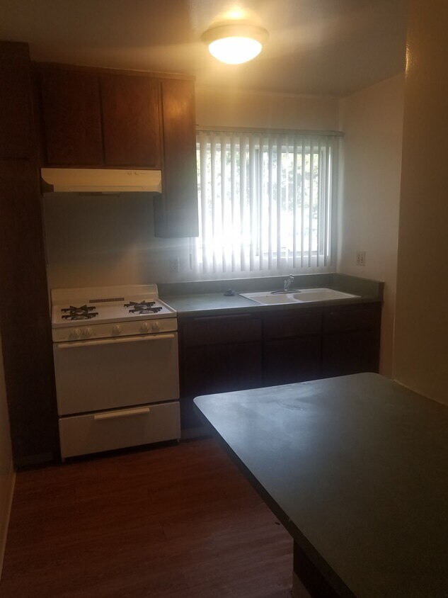 Building Photo - 1356 Lomita Blvd