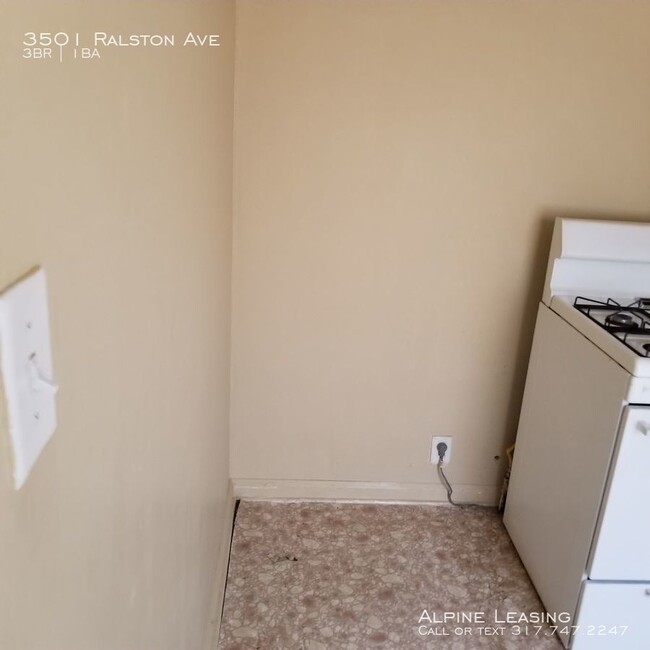 Building Photo - Great 3 Bedroom for $650!