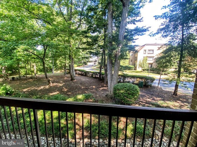 Foto del edificio - 1646 Parkcrest Cir