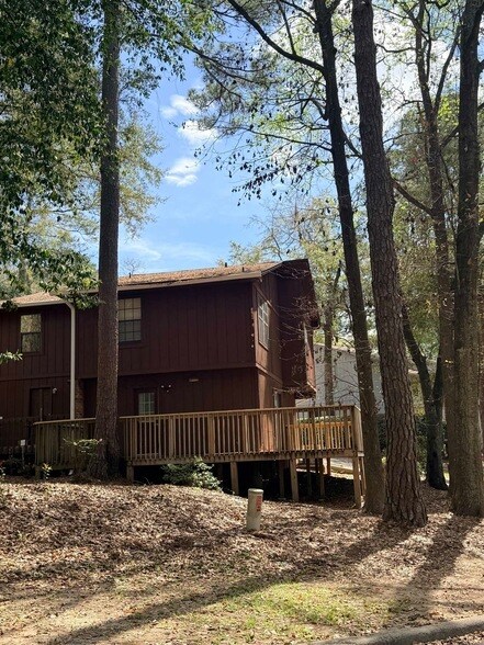 Building Photo - 815 Timbers Ct