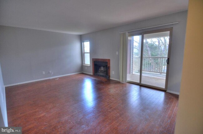 Building Photo - 1707 Ascot Way