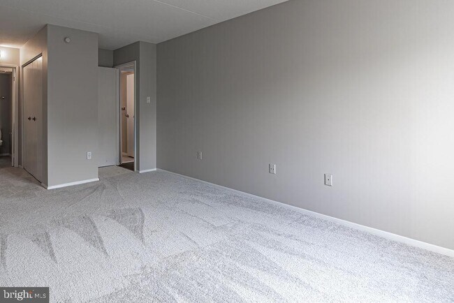 Building Photo - 6300 Stevenson Ave