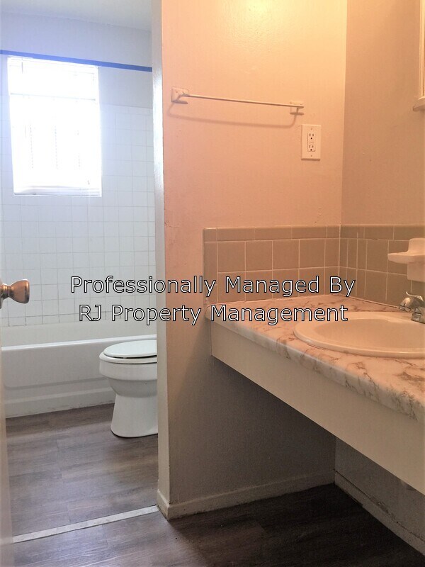 Building Photo - 3825 Ajanders Dr