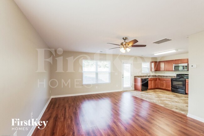 Foto del edificio - 9013 Sharpes Cir