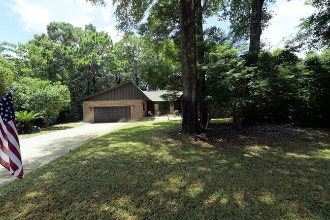 Foto del edificio - Updated Home in Rocky Bayou