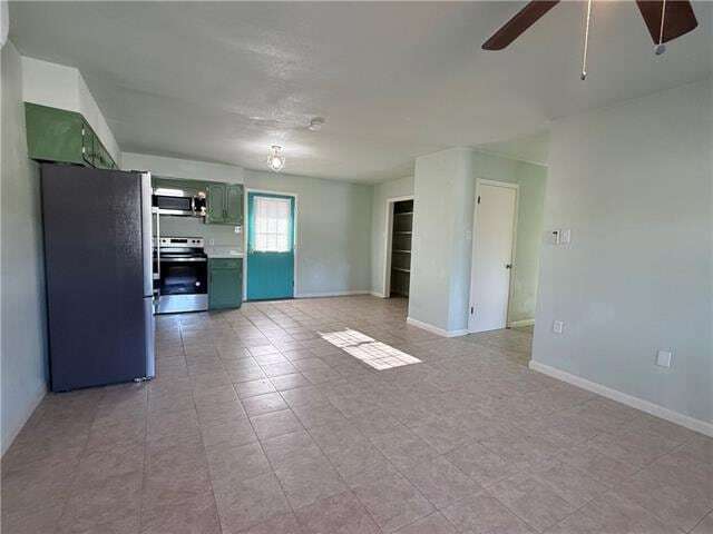 Foto del edificio - 43291 Baker Rd