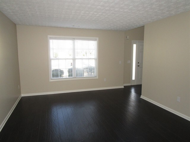 Foto del edificio - 3500 Watson Gate Rd