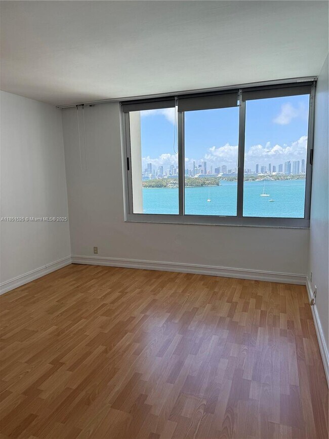 Foto del edificio - 1200 West Ave