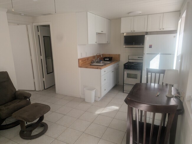 Foto del edificio - 1244 Woodlawn Ter