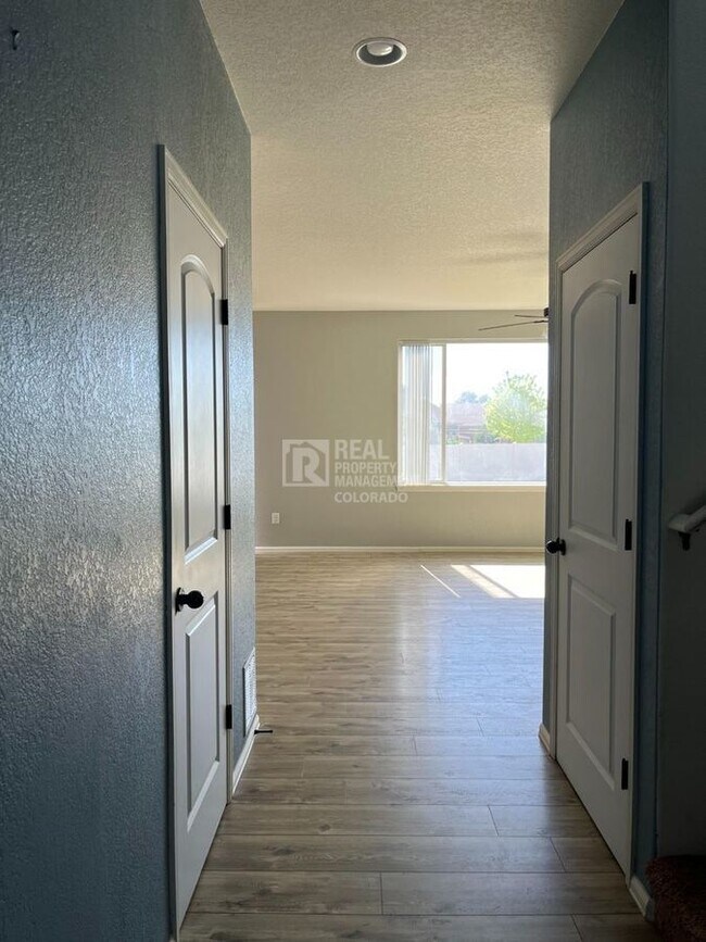 Foto del edificio - 362 Shadowbrook Dr
