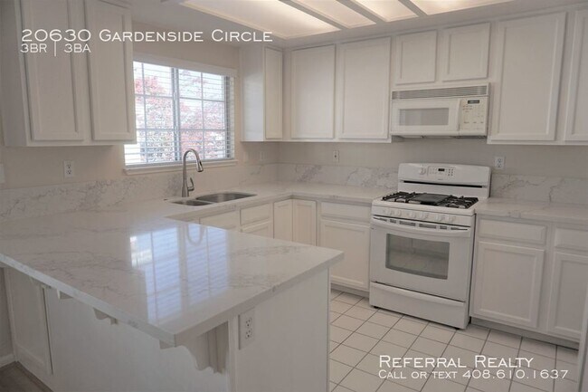 Foto del edificio - 20630 Gardenside Cir