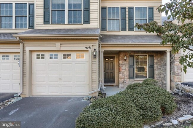 Foto del edificio - 712 Creekside Dr